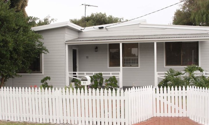 Aldinga Beach Cabin | Peppertree BnB