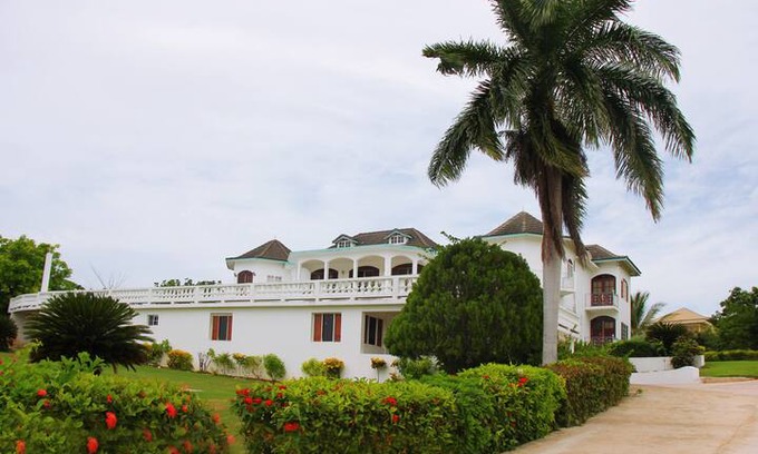 IronShore Estates Villa | Seaview Chateau