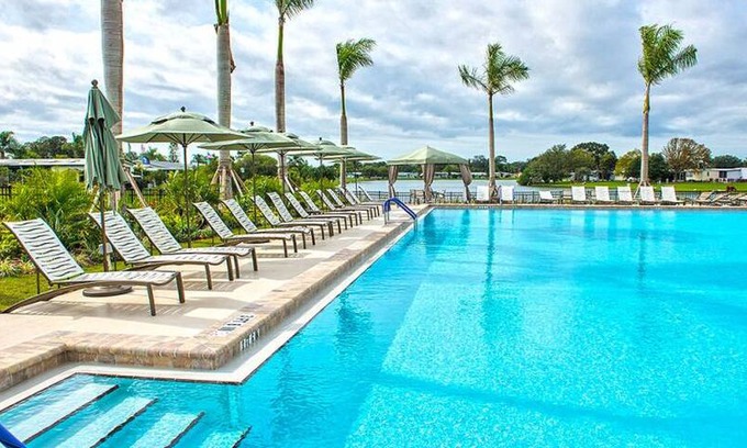 Ellenton House | Vacation in Ellenton, Florida in Colony Cove