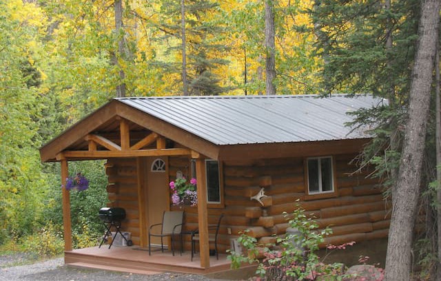 Sutton Cabin | Homestead Guest Cabins