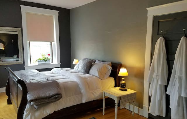 St. Albans Apartment | Main Street B&B, Stay in the heart of the City