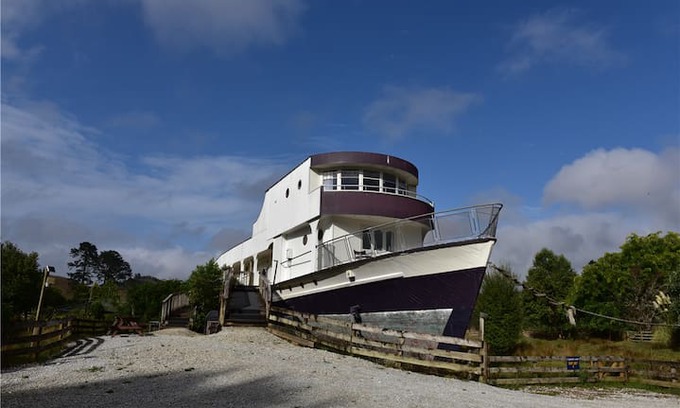 Waitomo Caves Boat Rental | Waitomo Woodlyn Park Waitanic Endeavour Unit