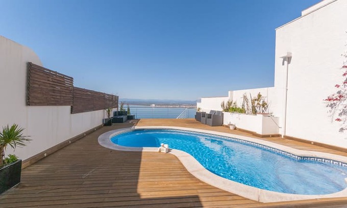 Roses Town Center Villa | Villa for 4 persons in Roses with private pool overlooking the Bay of Roses