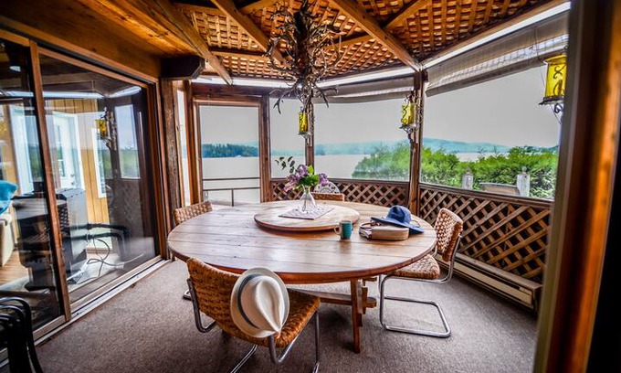 Schroon Lake Apartment | The Apple Tree Lodge 2- Your Lakefront Oasis