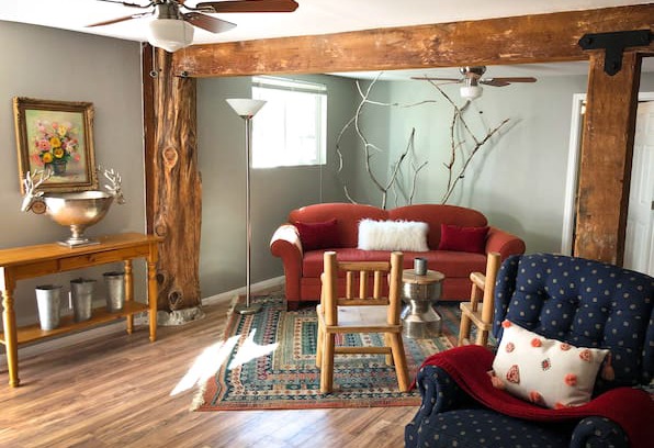 Idyllwild Cabin | The Carriage House at 11 Chimneys / White Door