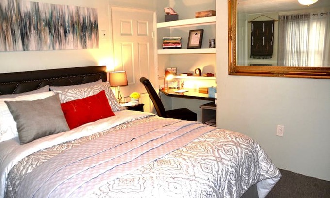 Eagle Hill House | Beautiful private place, 4 min fr T, 5 min airport