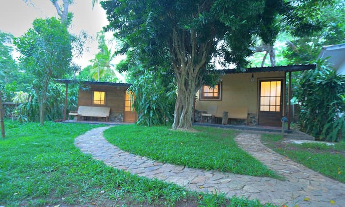 Thiranagama Hotel | Beverly Hill Cabanas Hikkaduwa 2