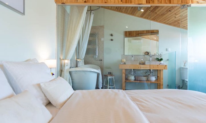 Monserrate House | Quarto Pirica, stunning suite on Sintra mountain