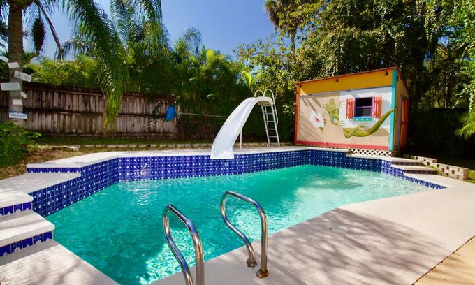 Safety Harbor House | Charming Safety Harbor Lazy Lizard Villa with Pool