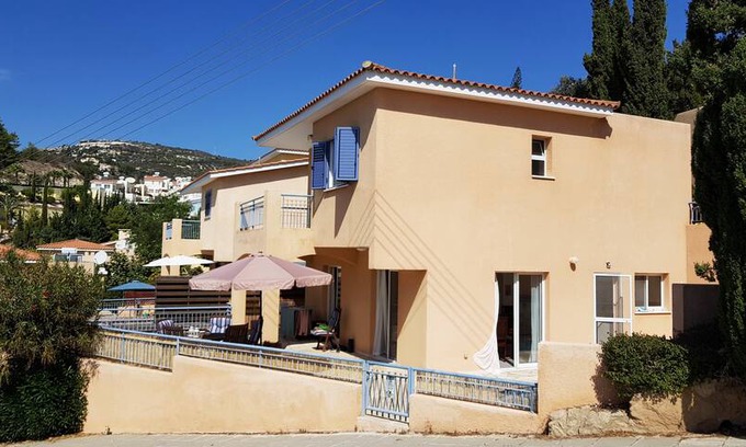 Tala House | Sea view family home, private pool, 3 BR, Netflix
