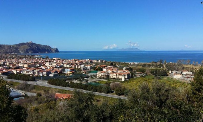 Falcone Villa | Casa vacanze "La Cuspide Blu"