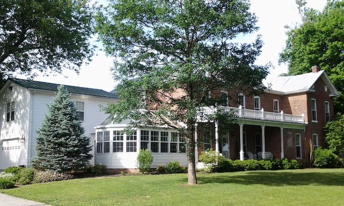 Sonora House | 1897 Historic Thurman-Phillips Guest Home