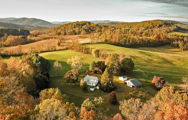 Woodville House | Walnut Run Farm - Private & Quiet - Sperryville