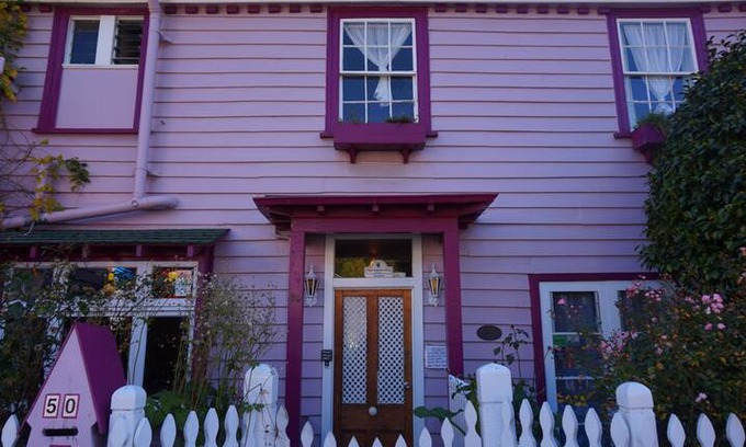 Akaroa Hotel | Chez La Mer -Unique Character Accommodation (dorm)