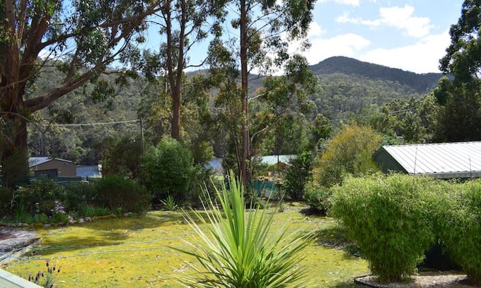 Sisters Beach House | Platypus Chalet