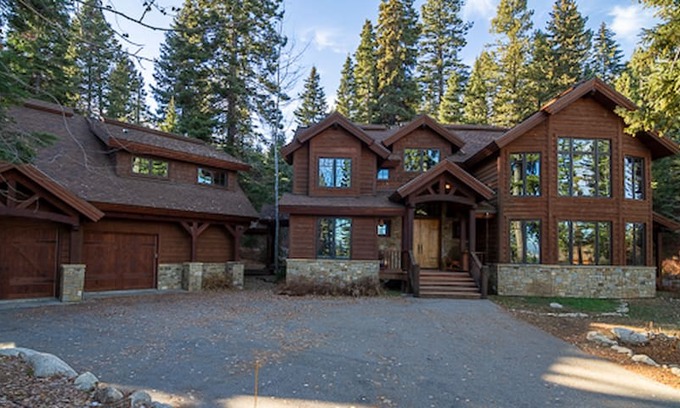 Tamarack House | George W. Bush Estate Home with Apt. | Tamarack Resort | Sleeps 10