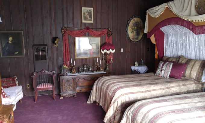 Glen Haven Bed & Breakfast | Prince Albert Room - The Inn of Glen Haven