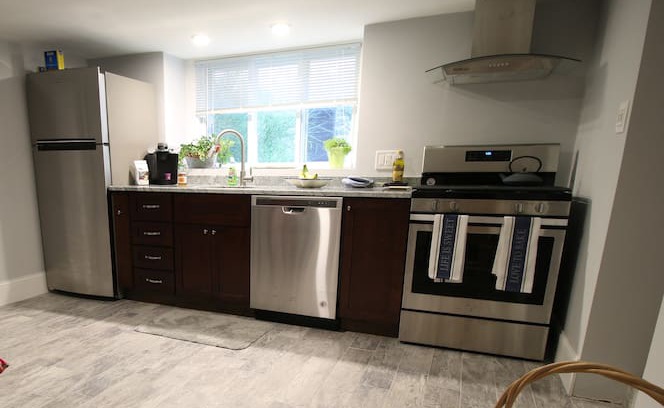 Revere Apartment | Private clean Walk to Ocean on main Boston Subway