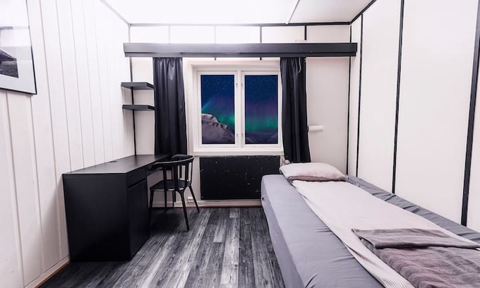 Longyearbyen House | Gjestehuset 102 - Standard Single Room with Shared Facilities