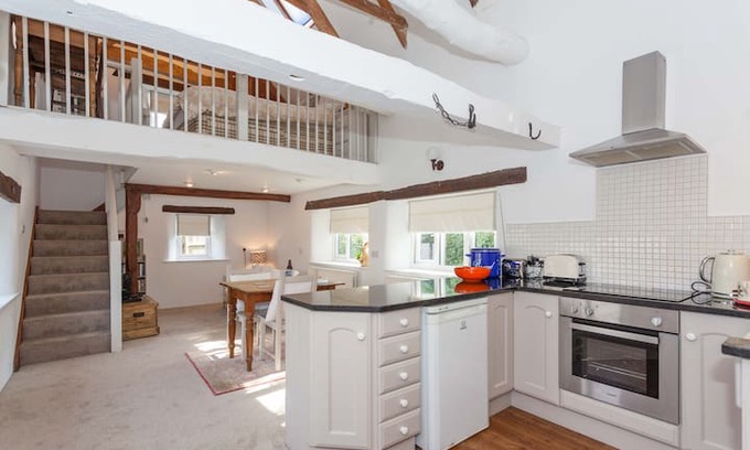 Wedmore Cabin | Holly Tree Barn, Wedmore, Somerset
