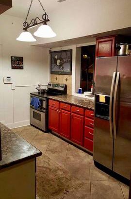 Congress Park House | Room with exposed brick for rent