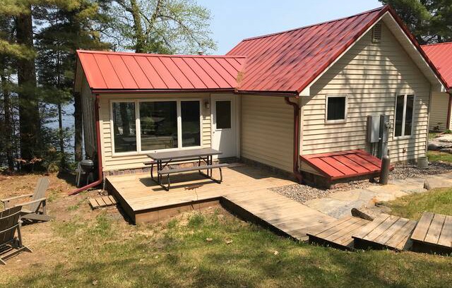 Phelps Cabin | Lac Vieux Desert Lake Front Cabin