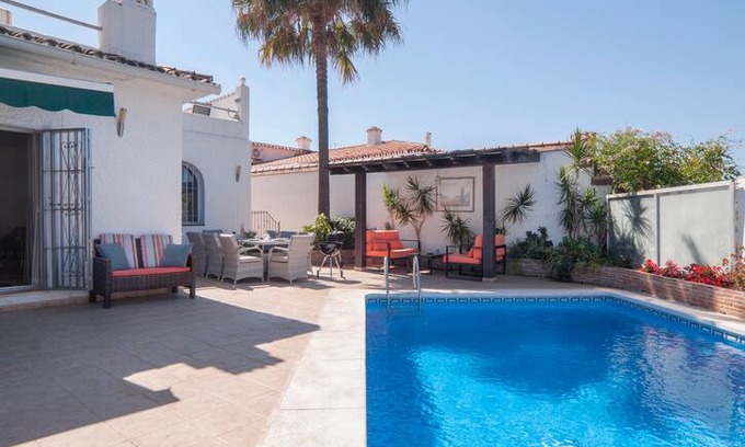 Marbella Villa | Fab Villa, sleeps 8, walk to Banus and beach