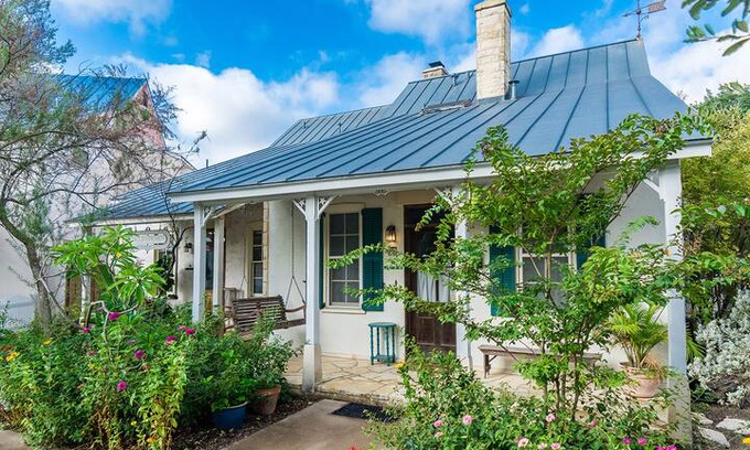 Fredericksburg House | Gardens of Baron's Creek - Unit D