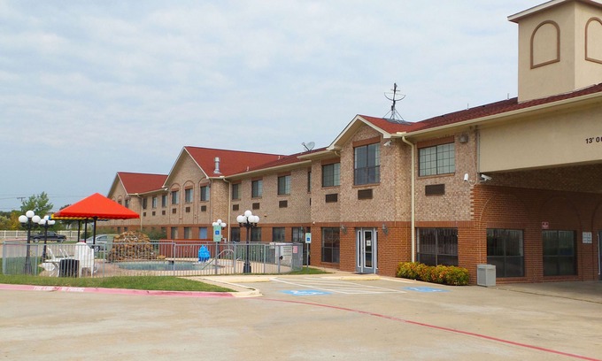 Cedar Hill Hotel | Magnuson Hotel Cedar Hill