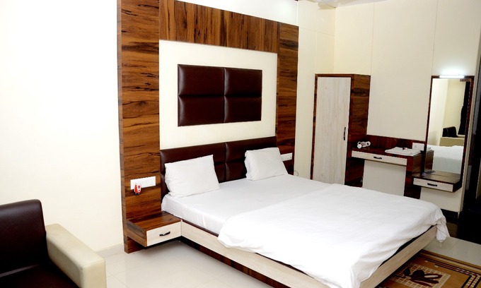 Mahesana Hotel | The New Holiday II