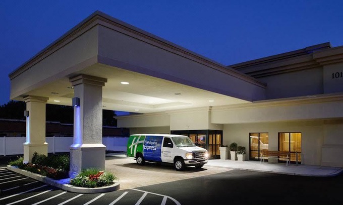 Essington Hotel | Holiday Inn Express Philadelphia Airport, an Ihg Hotel