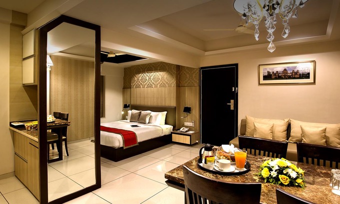 Alkapuri Hotel | The Baroda Residency