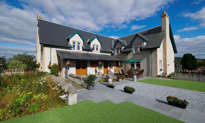 Balloch Hotel | Daviot Lodge