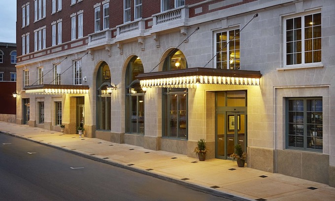 Downtown Dubuque Hotel | Hotel Julien Dubuque