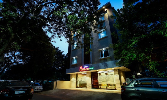 Vijayawada Hotel | Capital O 22922 Hotel Siddartha Grand