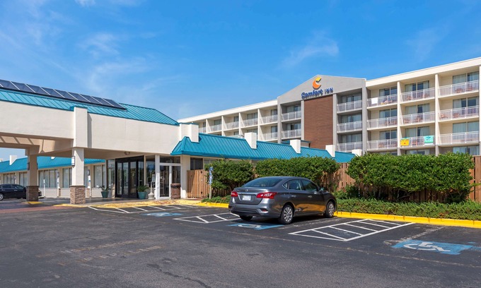 Kill Devil Hills Hotel | Comfort Inn on The Ocean
