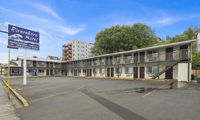 Astoria Hotel | Astoria Rivershore Motel