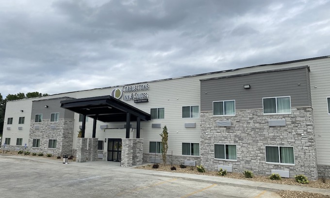 Forest City Hotel | Cobblestone Inn & Suites - Forest City