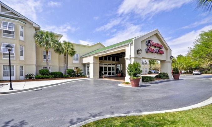 Mount Pleasant Hotel | Hampton Inn & Suites Mount Pleasant