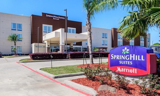 El Lago Hotel | SpringHill Suites Houston NASA/Seabrook
