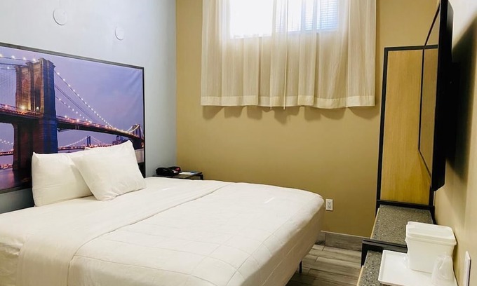 Rochdale Hotel | Rodeway Inn Near JFK Airport