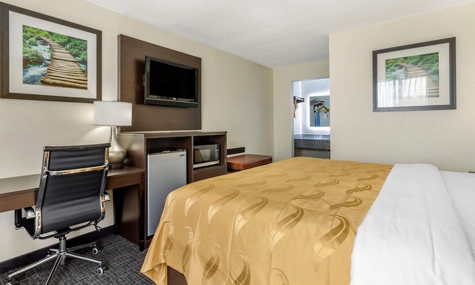 Verona Hotel | Quality Inn Verona - Staunton North
