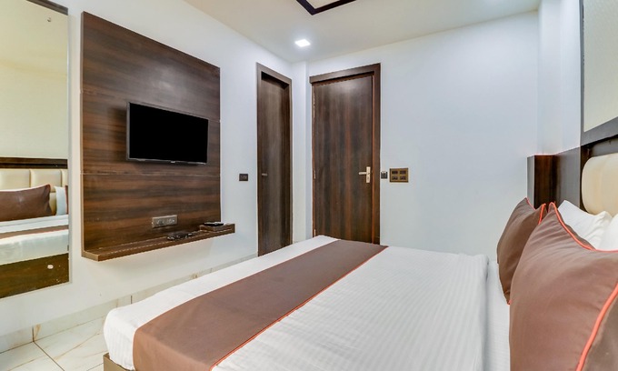 Taj Ganj Hotel | OYO 78930 Collection O Grand Sparrow Inn