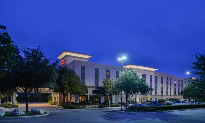 Schertz Hotel | Hampton Inn and Suites Schertz