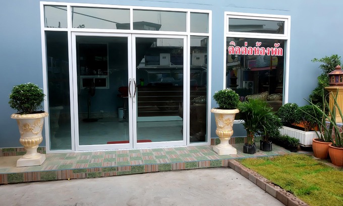 Ban Pong Hotel | Banpong Center Place