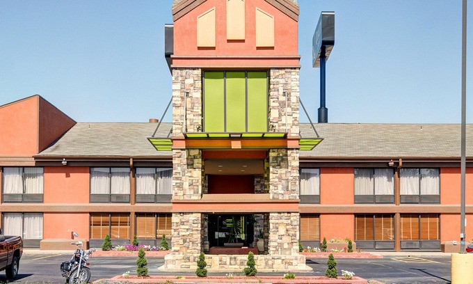 Fort Smith Hotel | Quality Inn Fort Smith I-540