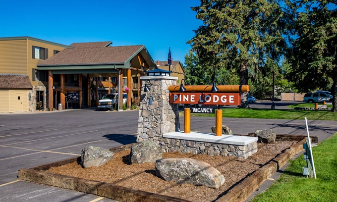 Whitefish Hotel | The Pine Lodge On Whitefish River, Ascend Hotel Collection