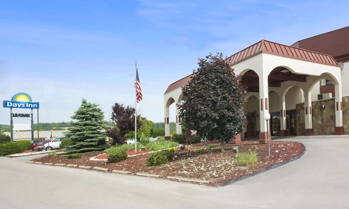 New Stanton Hotel | Days Inn by Wyndham New Stanton PA
