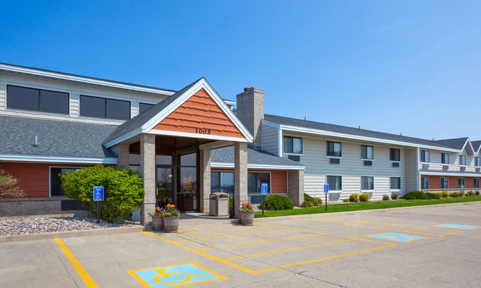 Spencer Hotel | AmericInn by Wyndham Spencer