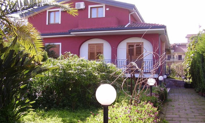 Aci Sant'Antonio Hotel | B&B Casalotto Inn
